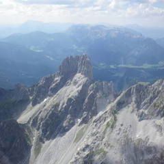 Flugwegposition um 12:18:28: Aufgenommen in der Nähe von St. Martin am Grimming, Österreich in 2413 Meter